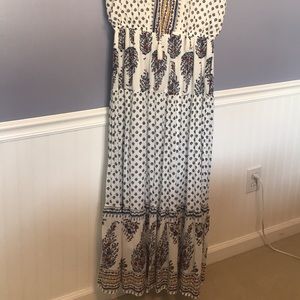 Old Navy White Print Maxi Dress (Large)